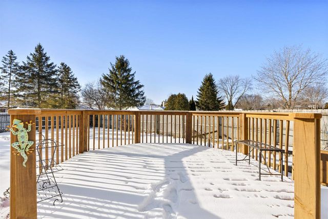 3033 W HIAWATHA DRIVE, Appleton, WI 54914