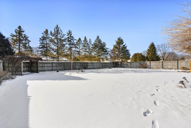 3033 W HIAWATHA DRIVE, Appleton, WI 54914