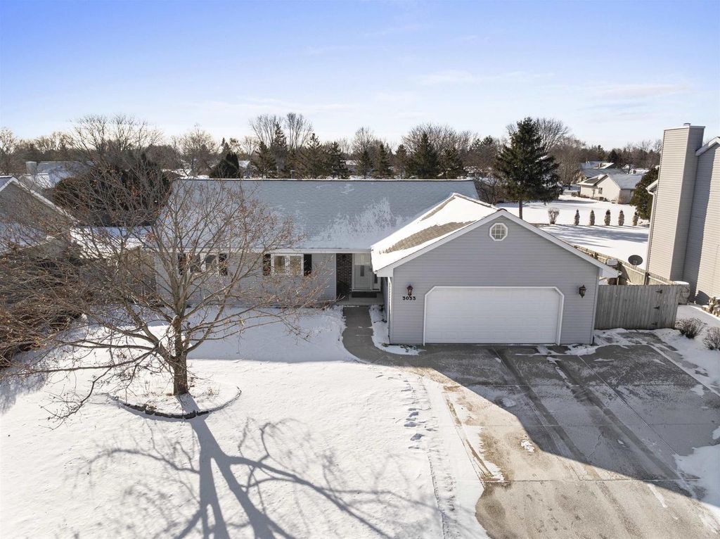 3033 W HIAWATHA DRIVE, Appleton, WI 54914