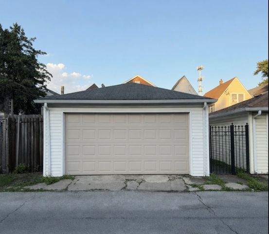 4024 S Artesian Avenue, Chicago, IL 60632