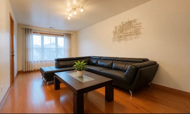 4024 S Artesian Avenue, Chicago, IL 60632