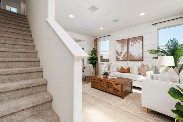 1525 Redbrick Lane, Clovis, CA 93619