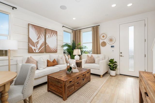 1525 Redbrick Lane, Clovis, CA 93619