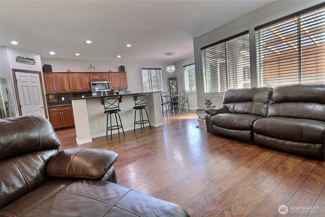 9619 S 237th Place, Kent, WA 98031