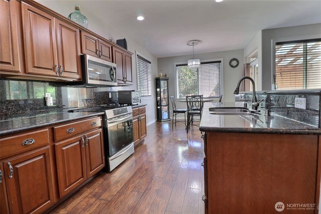 9619 S 237th Place, Kent, WA 98031