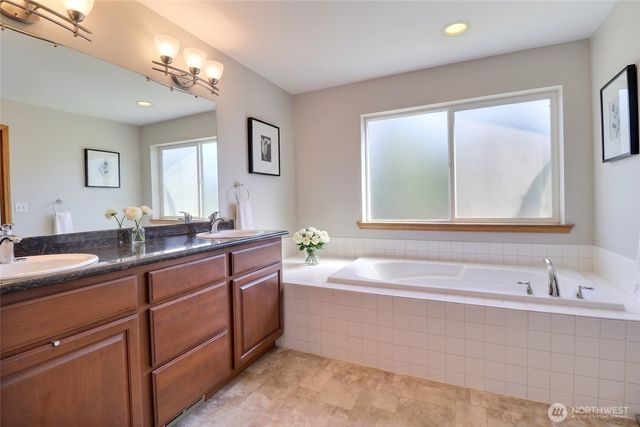 9619 S 237th Place, Kent, WA 98031