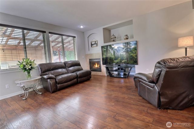 9619 S 237th Place, Kent, WA 98031