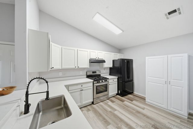 1925 Bristol Road, Claremore, OK 74017