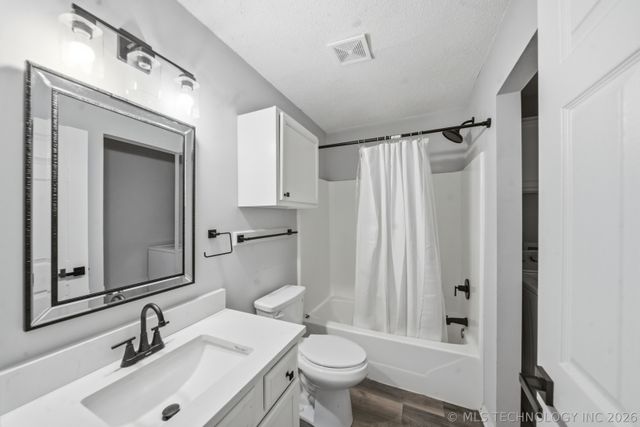 1925 Bristol Road, Claremore, OK 74017