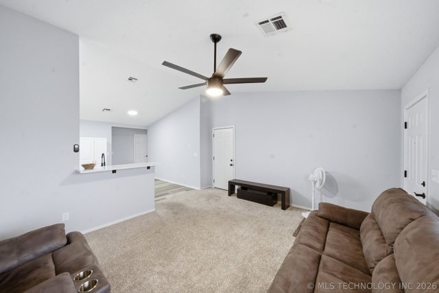 1925 Bristol Road, Claremore, OK 74017