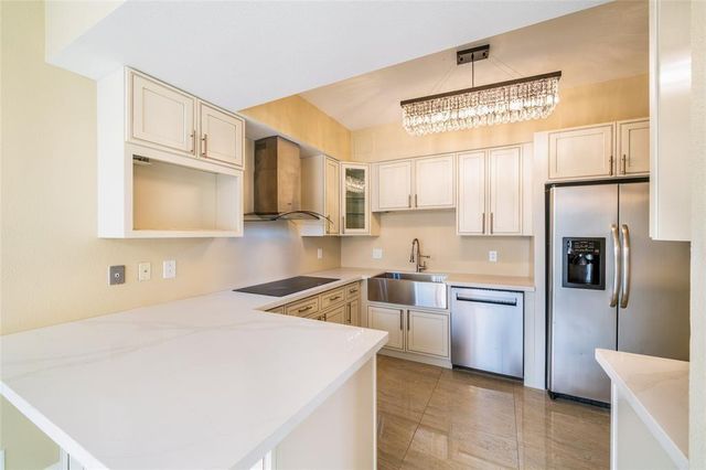 1111 Bering Drive 206, Houston, TX 77057