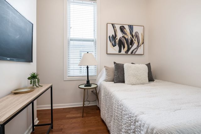 2122 N Stave Avenue, Chicago, IL 60647