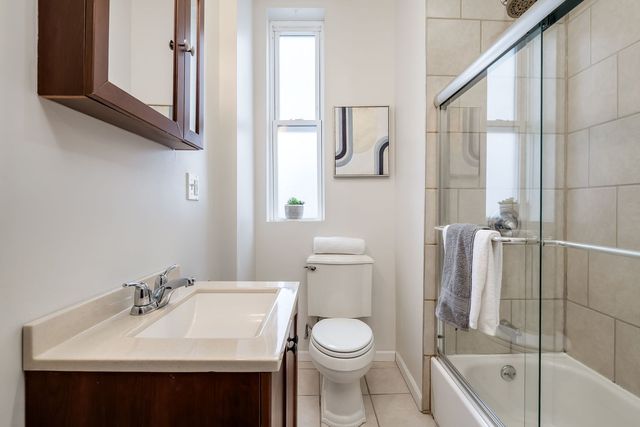 2122 N Stave Avenue, Chicago, IL 60647