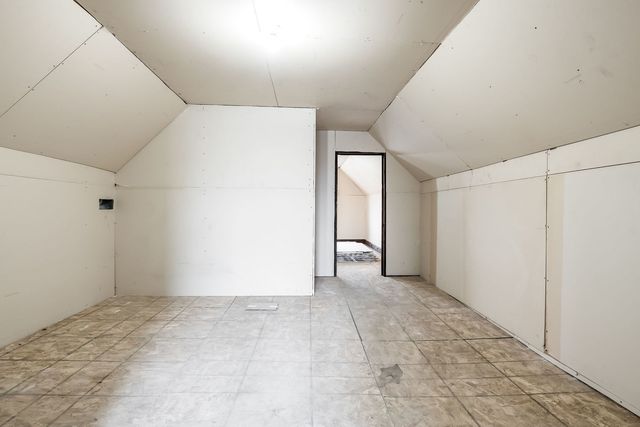 2122 N Stave Avenue, Chicago, IL 60647