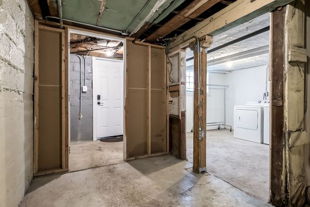 2122 N Stave Avenue, Chicago, IL 60647