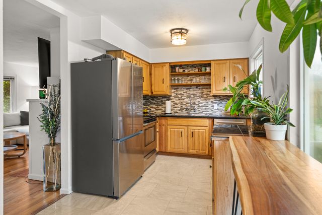 1516 Wilson Place, Medford, OR 97504