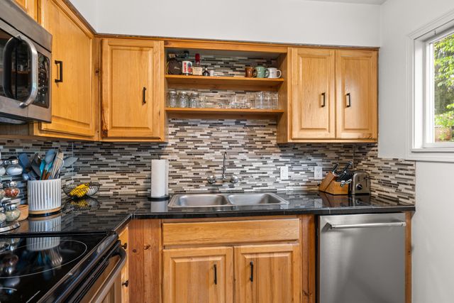 1516 Wilson Place, Medford, OR 97504