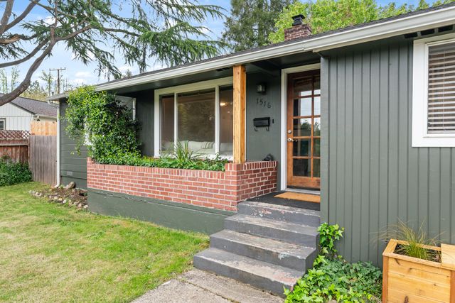 1516 Wilson Place, Medford, OR 97504