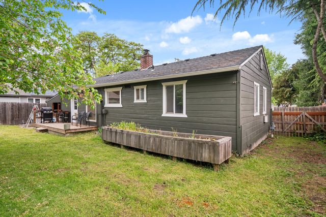 1516 Wilson Place, Medford, OR 97504