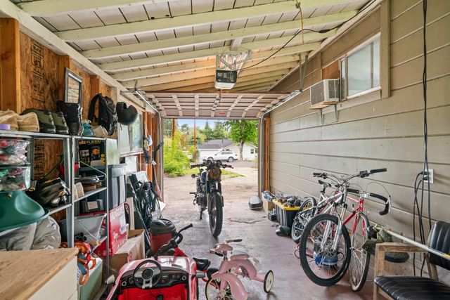 1516 Wilson Place, Medford, OR 97504