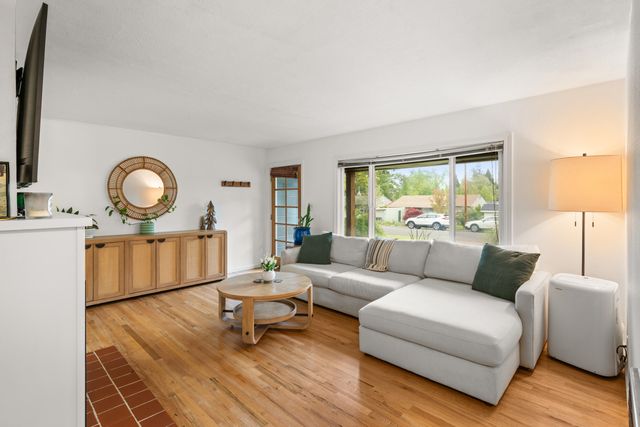 1516 Wilson Place, Medford, OR 97504