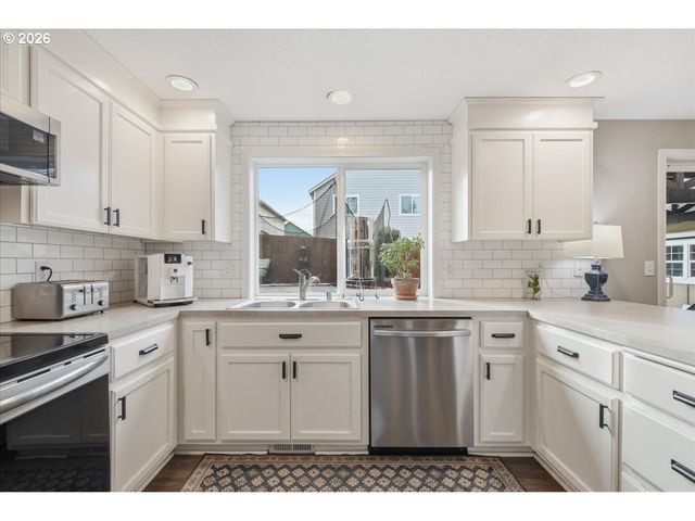 1817 N 9TH Way, Ridgefield, WA 98642