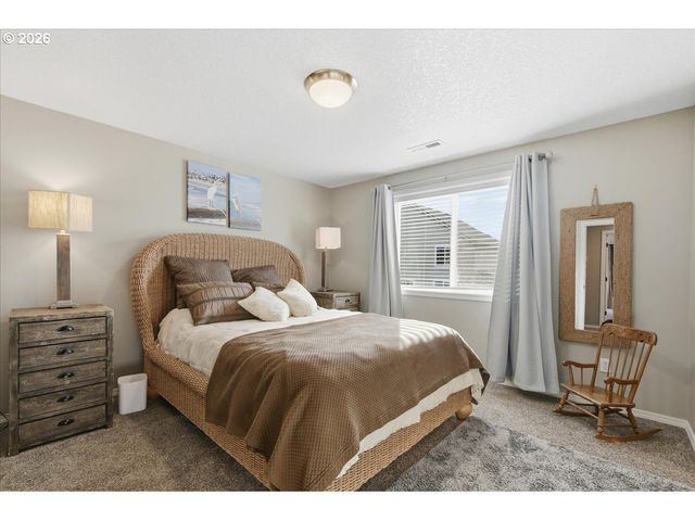 1817 N 9TH Way, Ridgefield, WA 98642