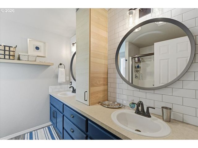 1817 N 9TH Way, Ridgefield, WA 98642