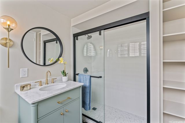 1130 Wilder Avenue 301, Honolulu, HI 96822