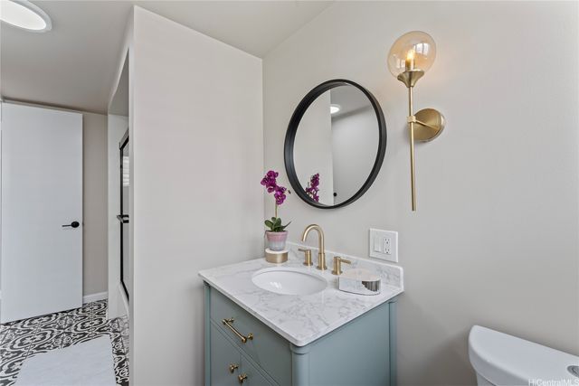 1130 Wilder Avenue 301, Honolulu, HI 96822