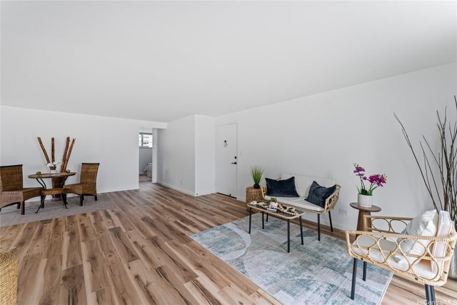 1130 Wilder Avenue 301, Honolulu, HI 96822