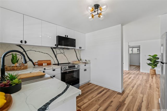 1130 Wilder Avenue 301, Honolulu, HI 96822