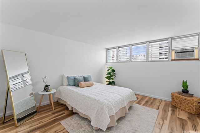 1130 Wilder Avenue 301, Honolulu, HI 96822