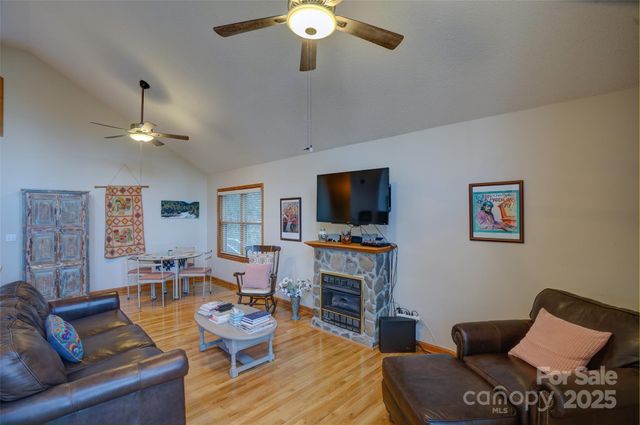 127 Whataview Drive, Whittier, NC 28789