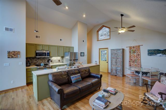 127 Whataview Drive, Whittier, NC 28789