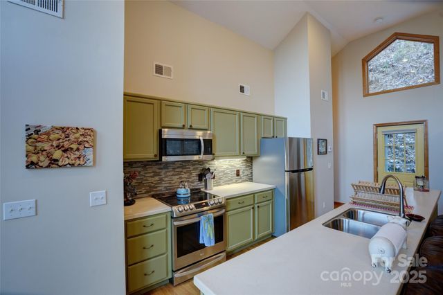 127 Whataview Drive, Whittier, NC 28789