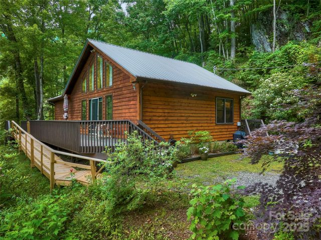 127 Whataview Drive, Whittier, NC 28789