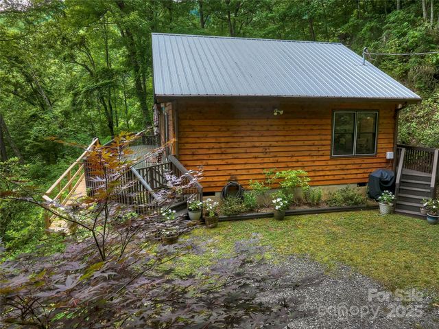 127 Whataview Drive, Whittier, NC 28789
