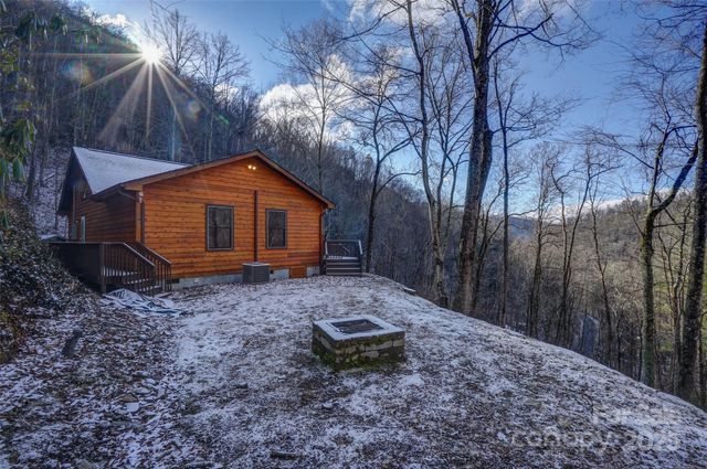 127 Whataview Drive, Whittier, NC 28789