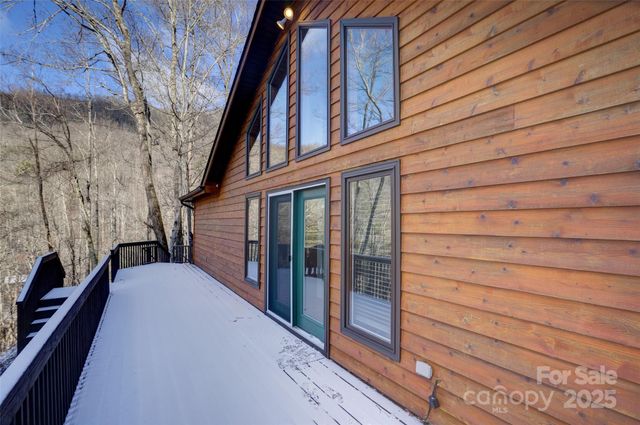 127 Whataview Drive, Whittier, NC 28789