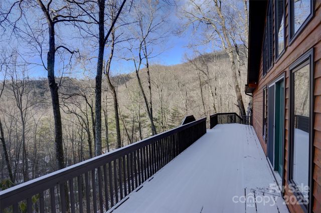 127 Whataview Drive, Whittier, NC 28789