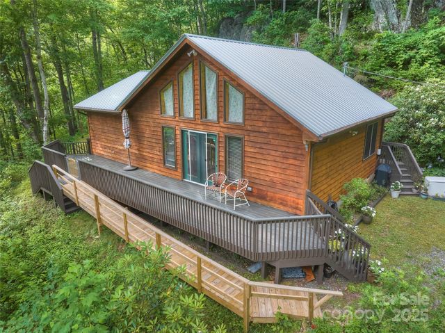 127 Whataview Drive, Whittier, NC 28789