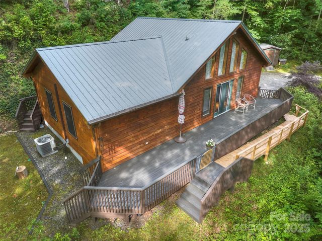 127 Whataview Drive, Whittier, NC 28789