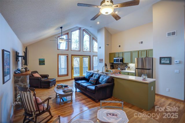 127 Whataview Drive, Whittier, NC 28789