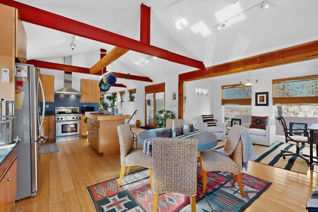 2 Camino Chupadero, Santa Fe, NM 87506