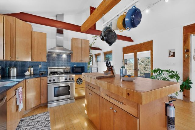 2 Camino Chupadero, Santa Fe, NM 87506