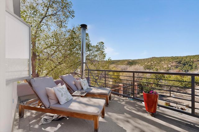 2 Camino Chupadero, Santa Fe, NM 87506