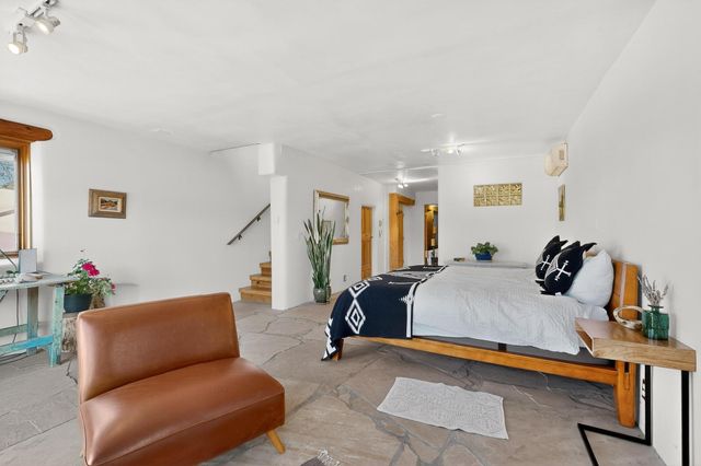 2 Camino Chupadero, Santa Fe, NM 87506