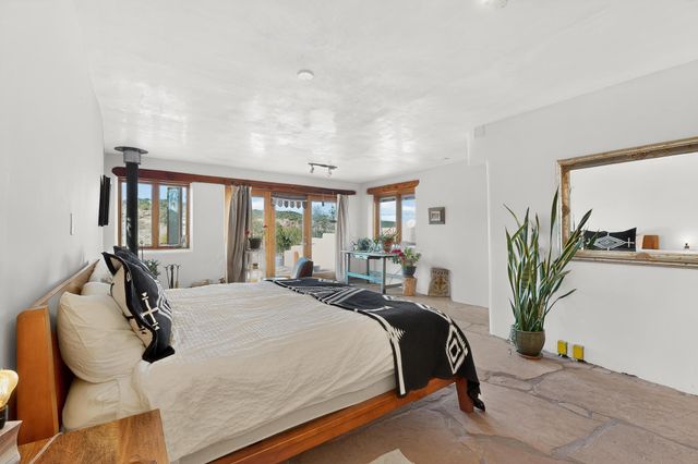 2 Camino Chupadero, Santa Fe, NM 87506