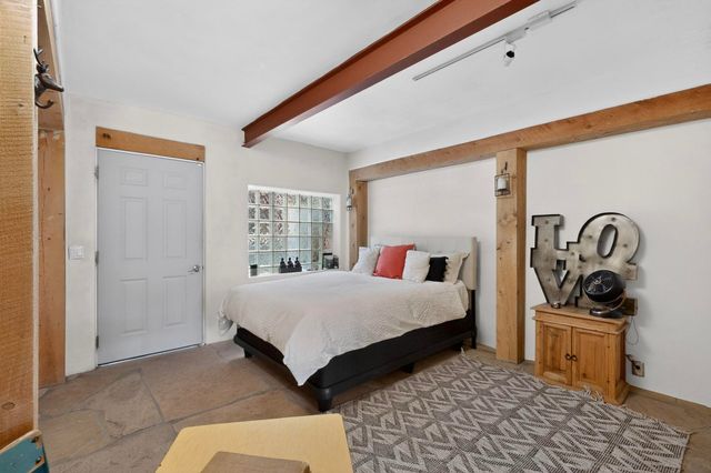 2 Camino Chupadero, Santa Fe, NM 87506